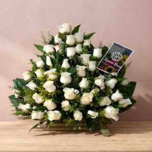Arreglo Fúnebre de Rosas Blancas – Despedida Elegante