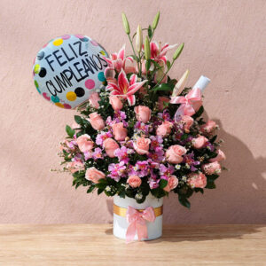 Arreglo de Cumpleaños con Lirios y Rosas Rosadas – Elegancia Floral