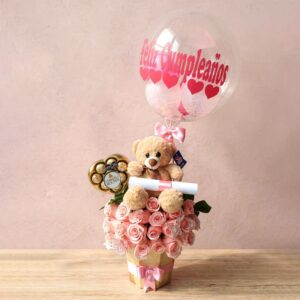 Arreglo de Cumpleaños con Peluche y Globo – Celebración Especial