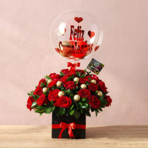 Arreglo de Cumpleaños con Rosas y Globo – Estilo Clásico