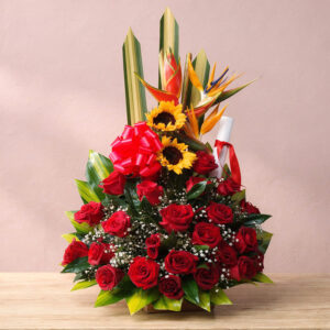 Arreglo de Rosas y Girasoles con Detalle Natural – Estilo Único