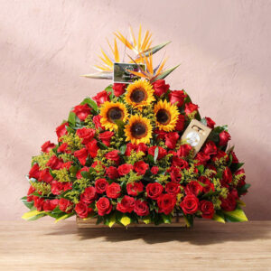 Arreglo de Rosas y Girasoles – Celebración Vibrante