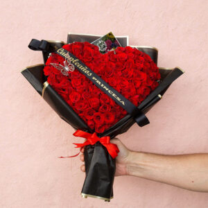 Bouquet de Rosas Rojas en Forma de Corazón – Amor Intenso