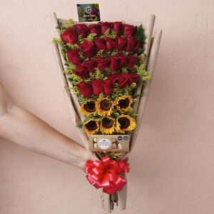 Bouquet de Rosas Rojas y Girasoles – Contraste Elegante