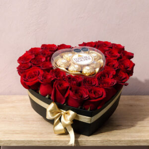 Corazón de Rosas Rojas con Chocolates – Dulce Amor