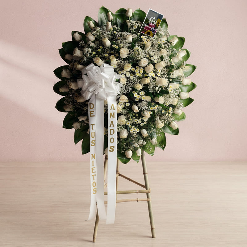 Corona Fúnebre de Rosas Blancas – Homenaje Sobrio